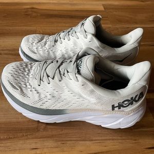 Hoka Clifton 8- US size 8D